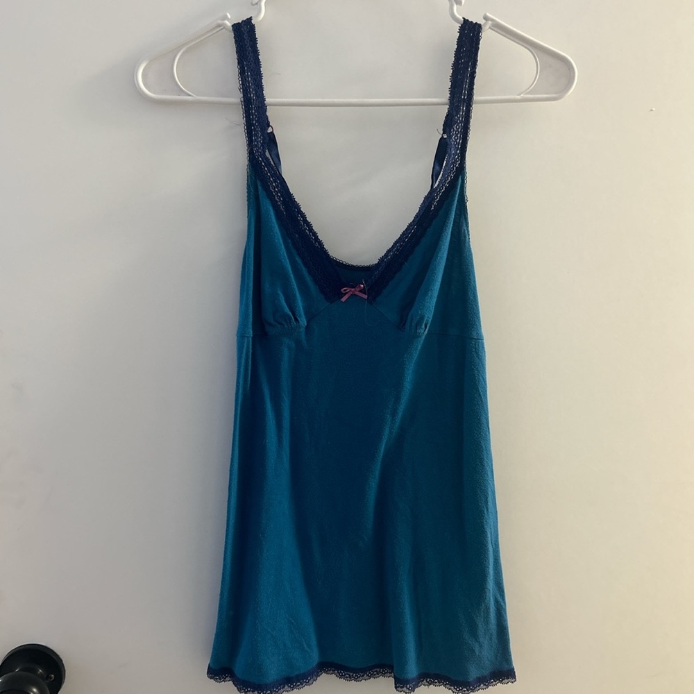 Early 2000s cosmopolitan tank top.